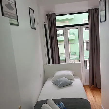 Bernardim Ribeiro - 4ª Andar Accommodatie bij particulieren Lissabon