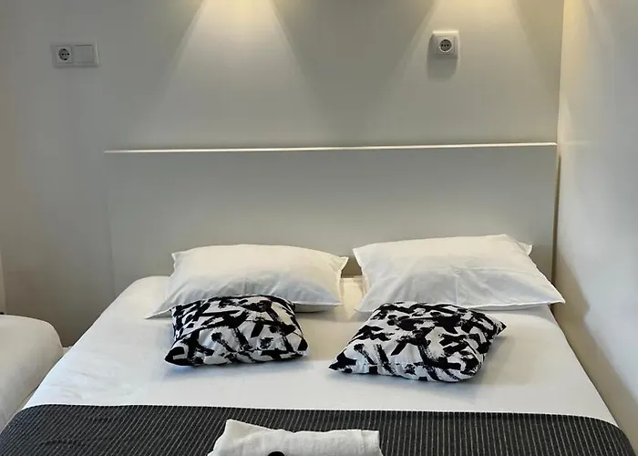 Apartamento Bernardim Ribeiro - 4ª Andar *