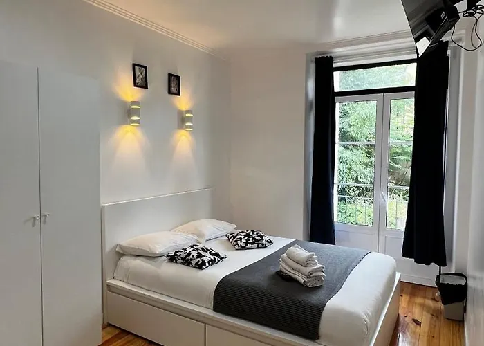 Apartamento Bernardim Ribeiro - 4ª Andar *