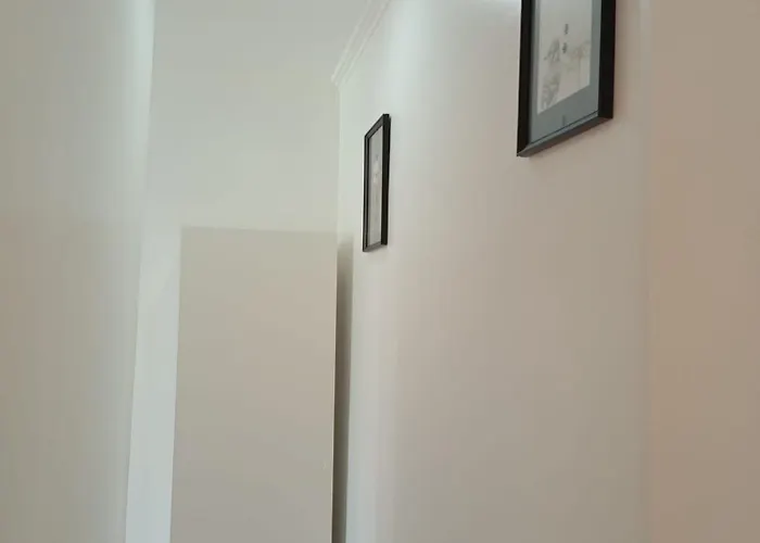 Apartamento Bernardim Ribeiro - 4ª Andar * Lisbon