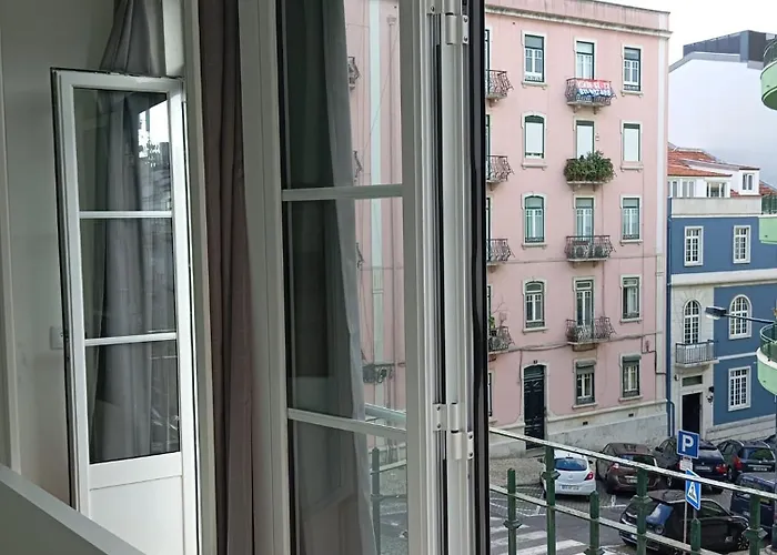 Apartamento Bernardim Ribeiro - 4ª Andar *