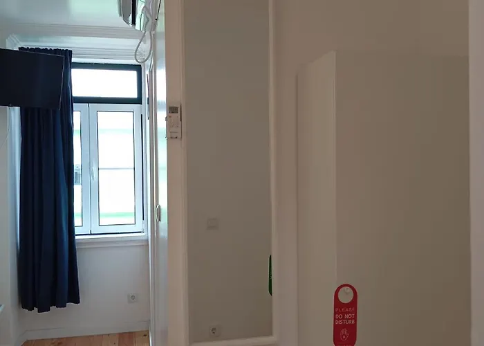 Apartamento Bernardim Ribeiro - 4ª Andar 홈스테이